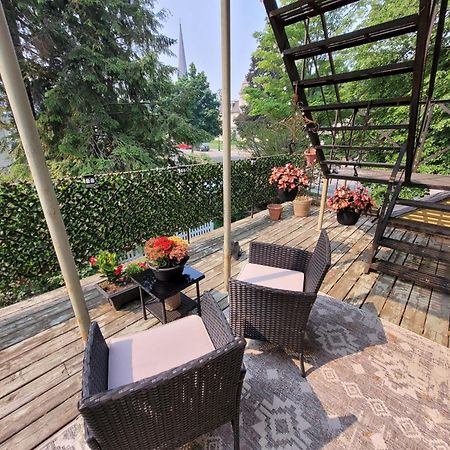 Ruby Manor Bed & Breakfast แกเนอนอเคว ภายนอก รูปภาพ